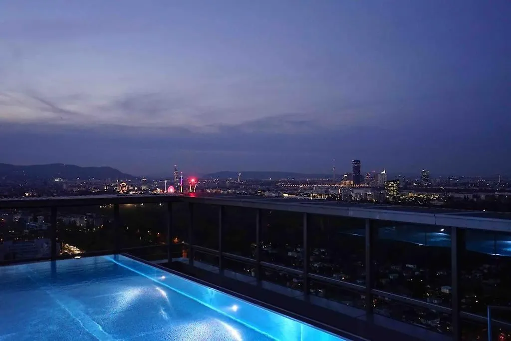 The High-Rise Condo With Pool Wien Apartment