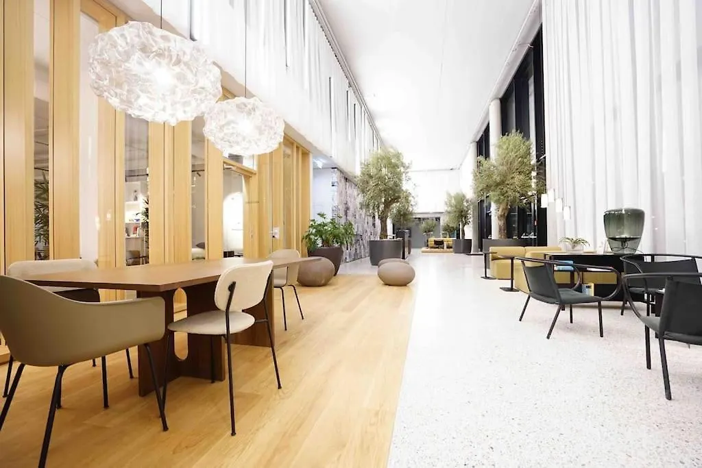 The High-Rise Condo With Pool Wien