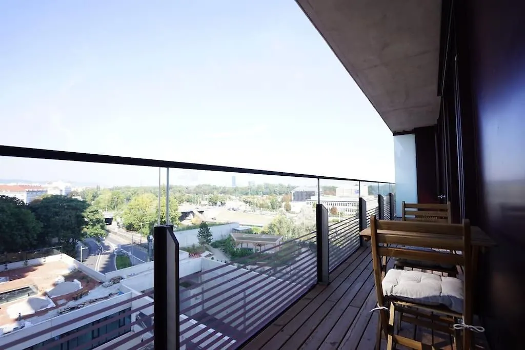 The High-Rise Condo With Pool Vienna 0*,