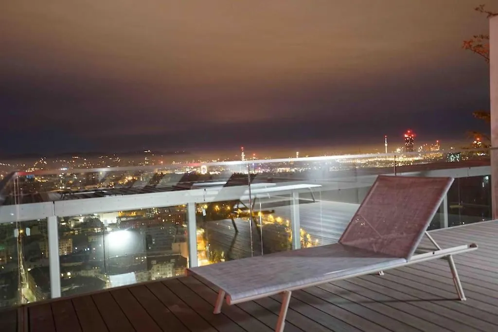 The High-Rise Condo With Pool Wien Apartment